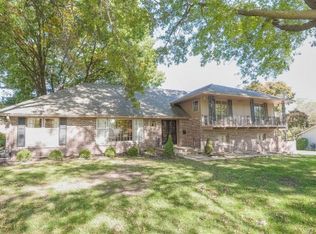 2324 W 103rd Ter, Leawood, KS 66206