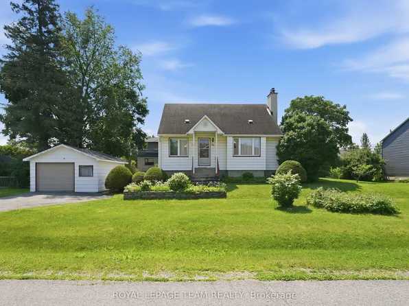 84 Rita Ave, Ottawa, ON K2G 2H1