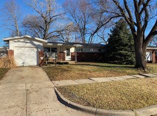 8208 E Indianapolis St, Wichita, KS 67207