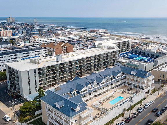 4th image of 935 Ocean Ave APT 414