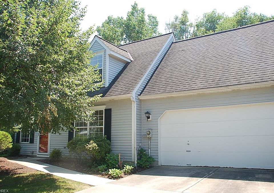 1st image of 678 Quarry Ln #13