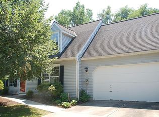 678 Quarry Ln #13, Richmond Heights, OH 44143