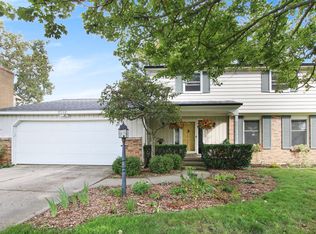 2352 Woodlawn Ave SE, Grand Rapids, MI 49546