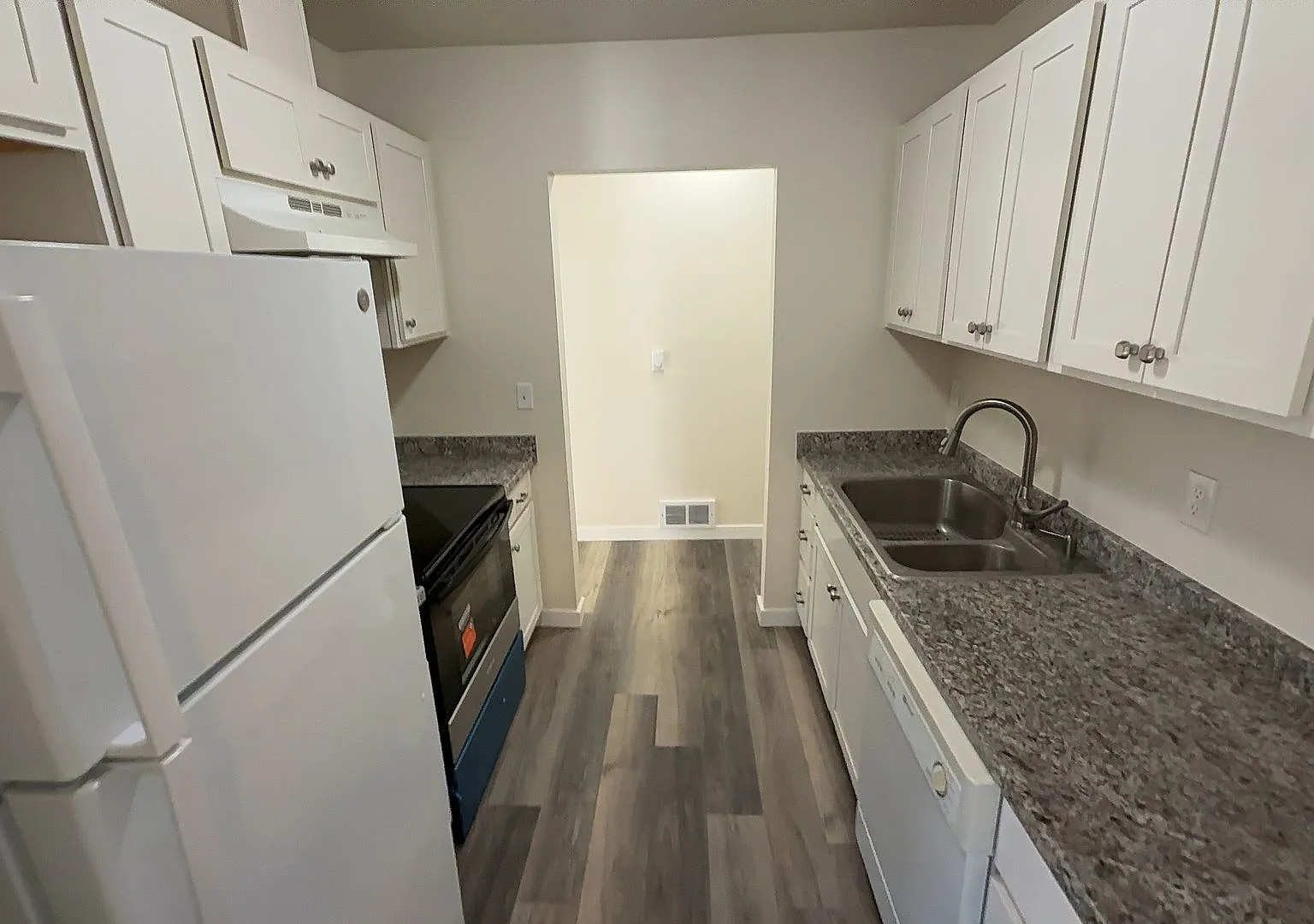 Newly remodeled 3 bedroom 1 bath home Come check it out!! Schedule a tour today. — Photo 3