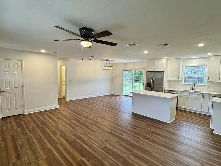 312 Missouri Ave — Photo 3