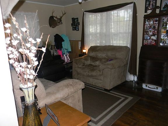 3rd image of 1414 E Chaloner Dr