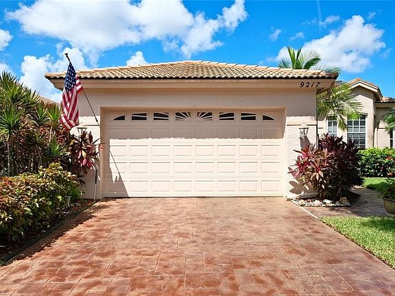 3rd image of 9217 Garden Pointe