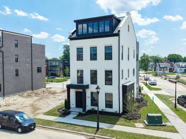 2901 Three Oaks Ln, Cincinnati, OH 45209