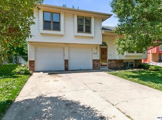 6112 N 109th St, Omaha, NE 68164