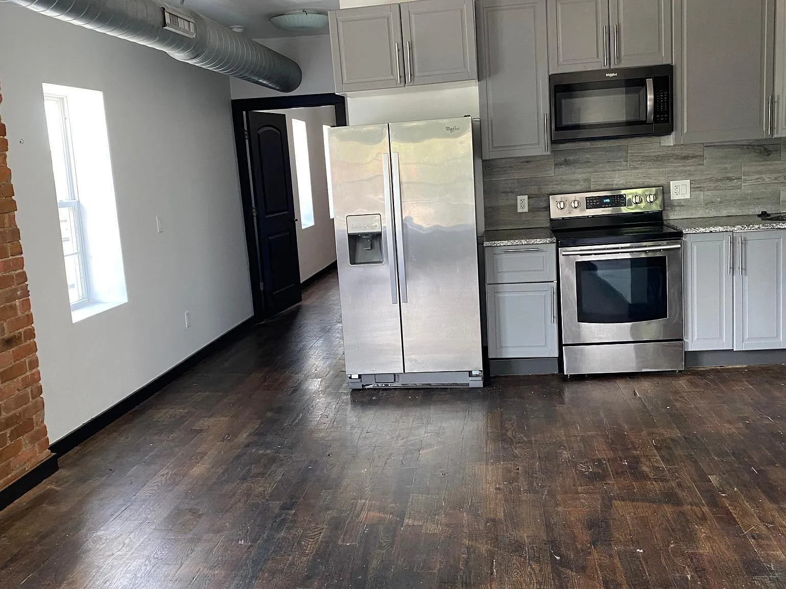 2 bed, 2000 sqft, $1,950 — Photo 2
