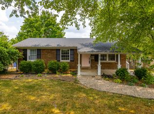 415 Lancelot Ln, Lexington, KY 40517