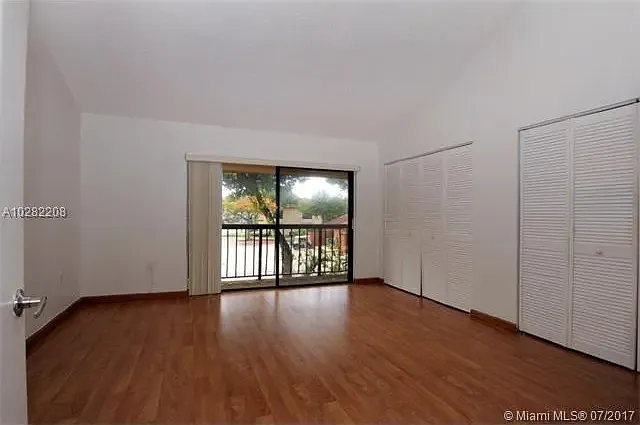 2 bed, 1.5 bath, 1160 sqft, $2,650 — Photo 2
