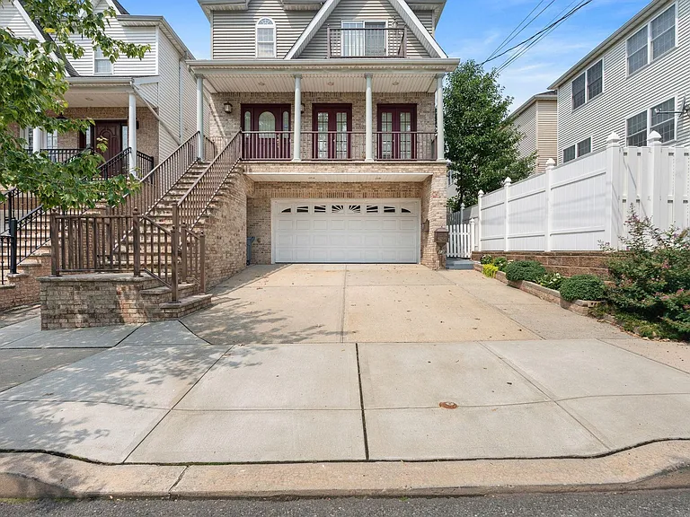 13 Humphrey Ave #1 — Photo 35
