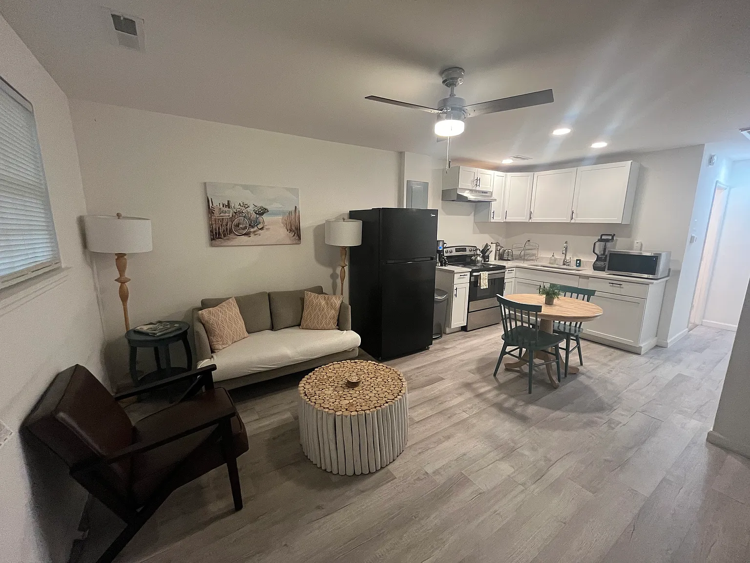2 bed, $1,900 — Photo 2