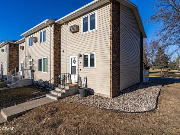 1901 24th Ave S APT 9, Grand Forks, ND 58201