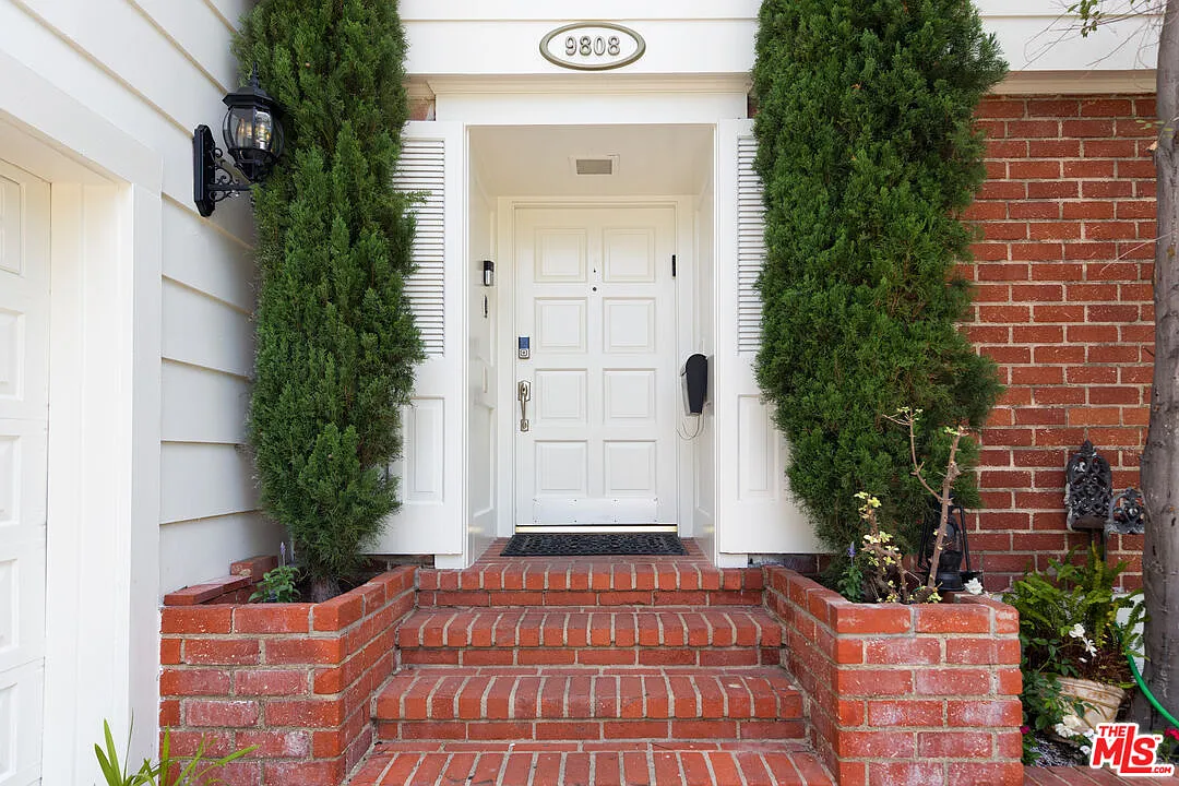 6 bed, 5.0 bath, 3387 sqft, $11,900 — Photo 3