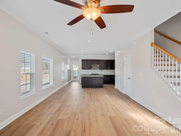 2503 Gallery Dr — Photo 4