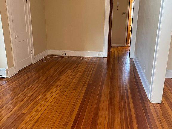4th image of 40 Hendel Ave