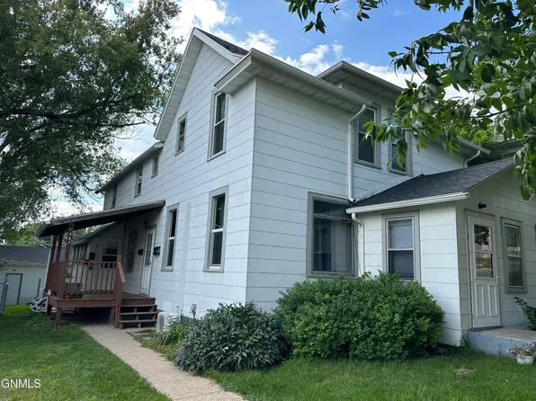 409 Collins Ave, Mandan, ND 58554