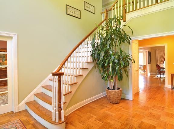 4th image of 58 Ardsley Ave W