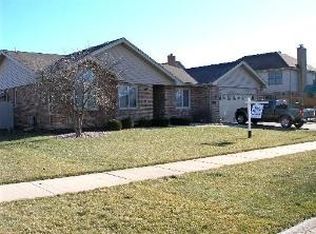 19553 Gray Ln, Frankfort, IL 60423