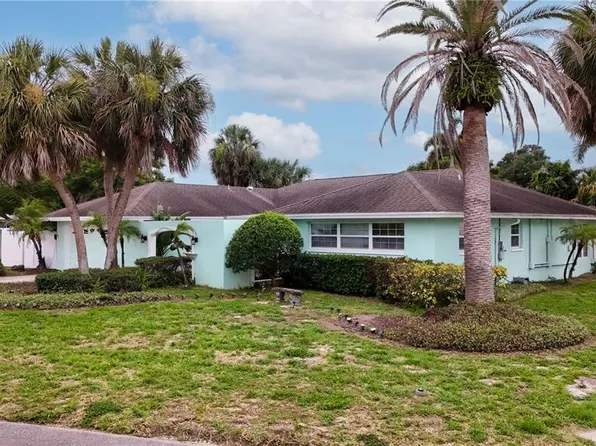 301 Palm Dr, Largo, FL 33770