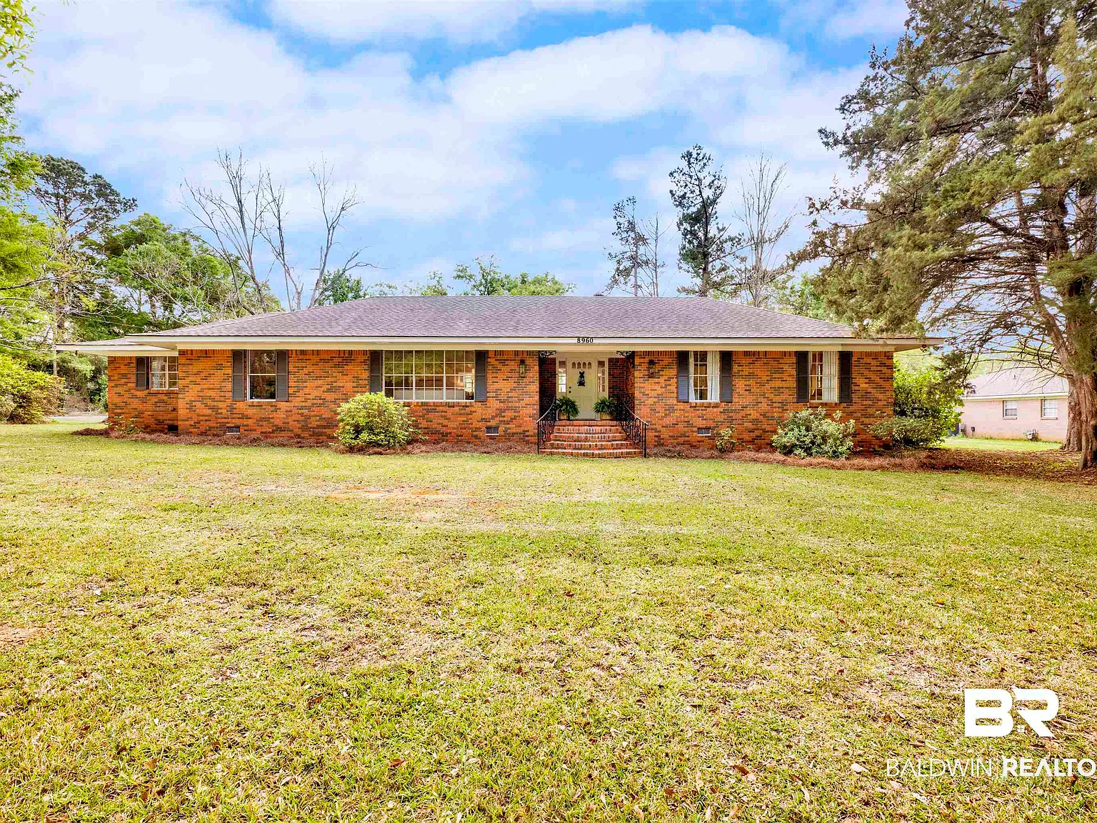4 bed, 2.5 bath, 2731 sqft, $3,000 — Photo 2