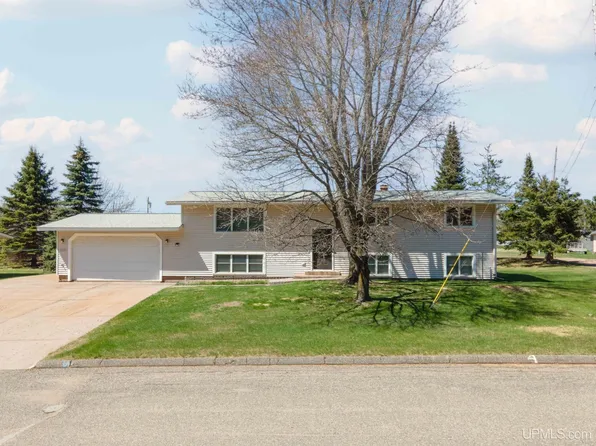 965 Wabash St, Ishpeming, MI 49849