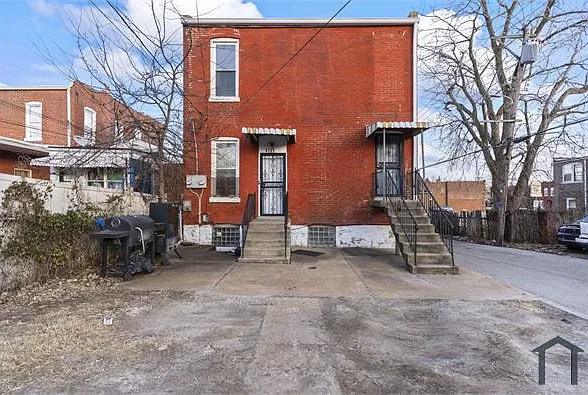 2 bed, $900 — Photo 2