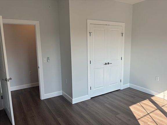 5th image of 491 Campbell Ave #304