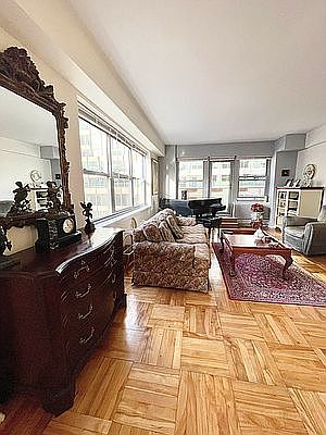 4th image of 80 Park Ave APT 18G