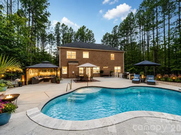 512 Stillwater Rd, Troutman, NC 28166