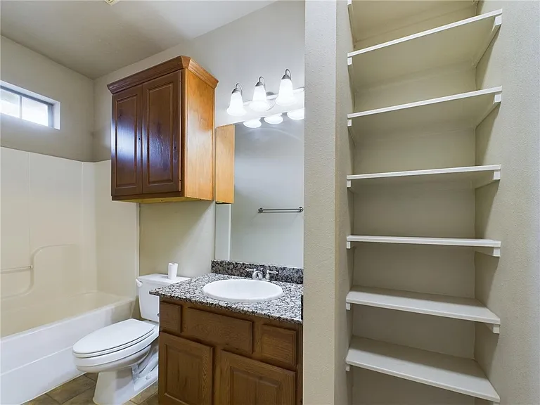 422 Forest Dr — Photo 6