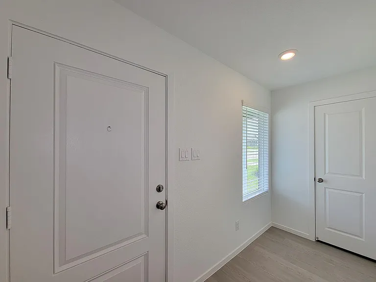 25588 Rose Creek Dr — Photo 9