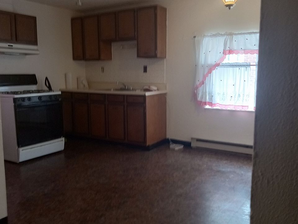 Large eat in kitchen