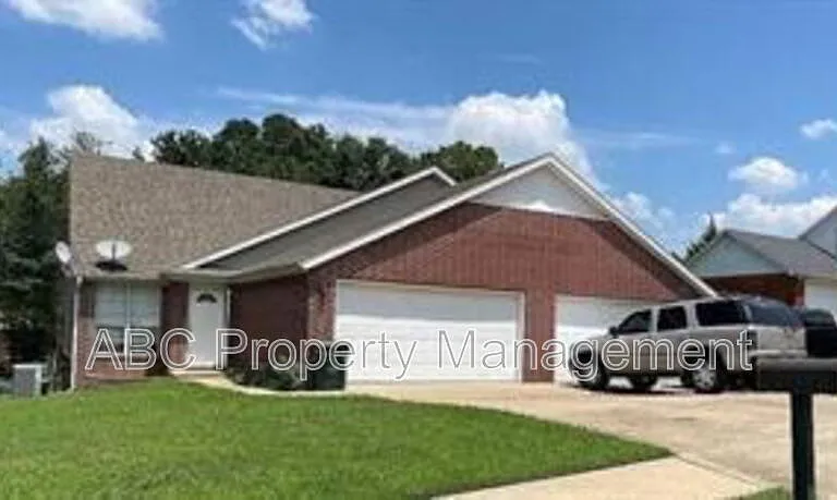 2174 E Cinnamon Way — Photo 1