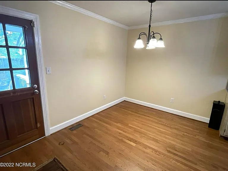 210 Hawthorne Ln W #5A — Photo 11