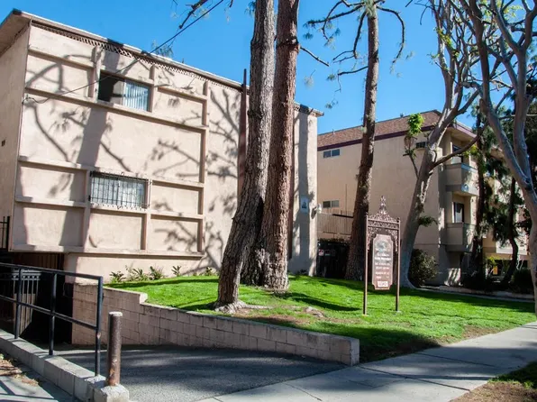 GL2 - Little Gilmore, 11825 Gilmore St #106, North Hollywood, CA 91606