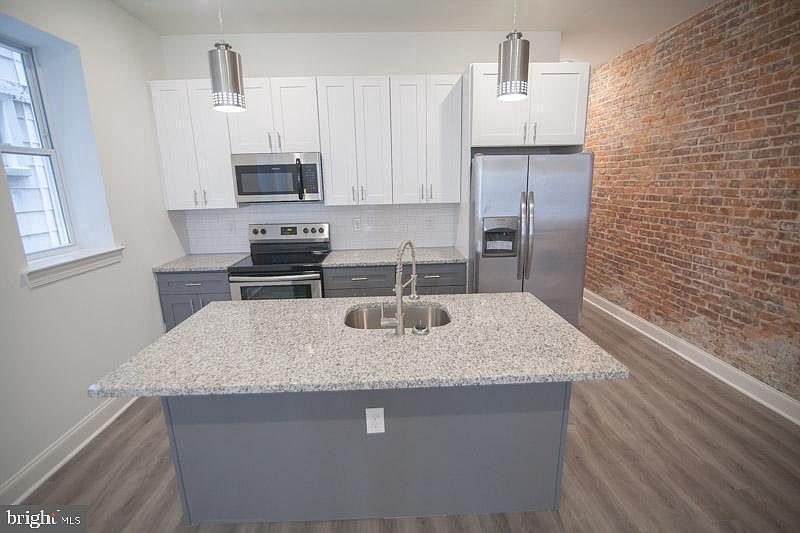 1st image of 1829 N 33rd St #1