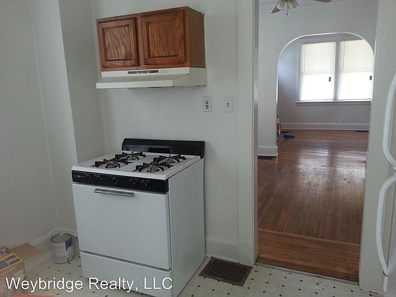 4th image of 1631 Gilsey Ave