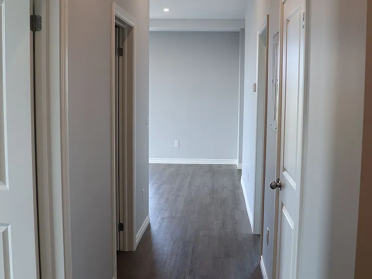 513 Dundas St E #413 — Photo 7