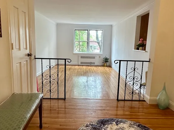 915 East 17th Street image 1 of 10