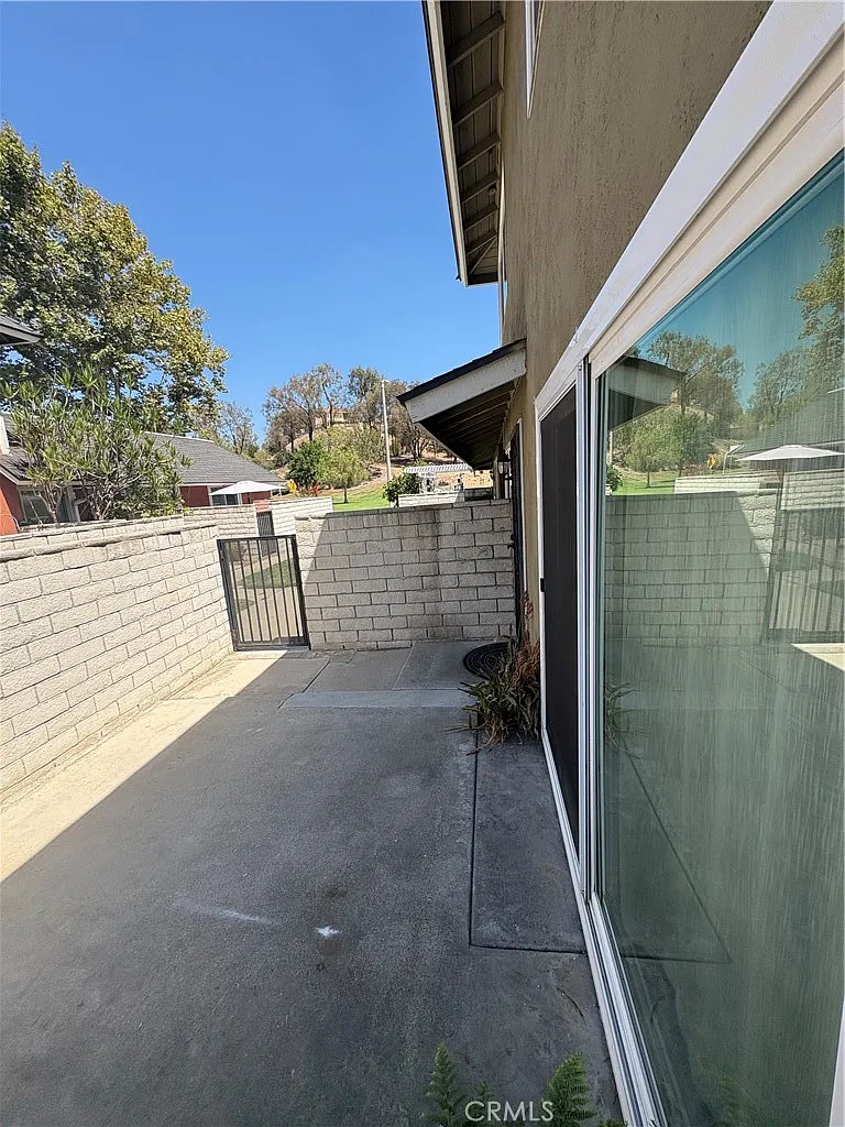 2 bed, 1.5 bath, 966 sqft, $3,000 — Photo 4