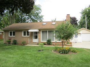 1468 Lakeview Ln, Menasha, WI 54952