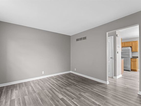 4th image of 1248 Clarkson Ct