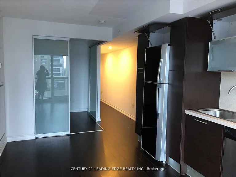 386 Yonge St #706 — Photo 6