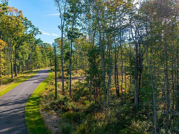 4th image of 6 Winn Trail