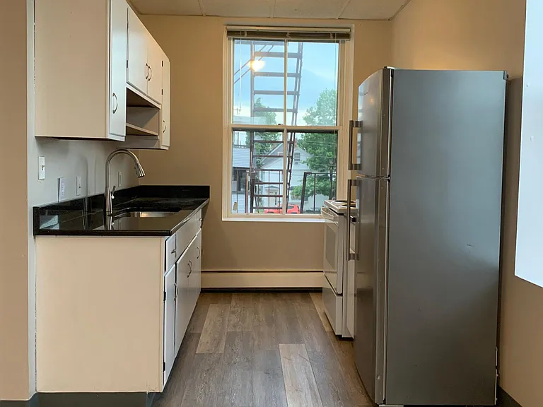32 Chestnut St #25 — Photo 3