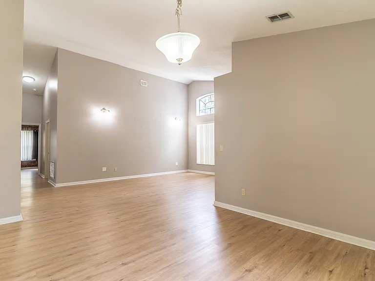 102 Ivy Brook Ct — Photo 10