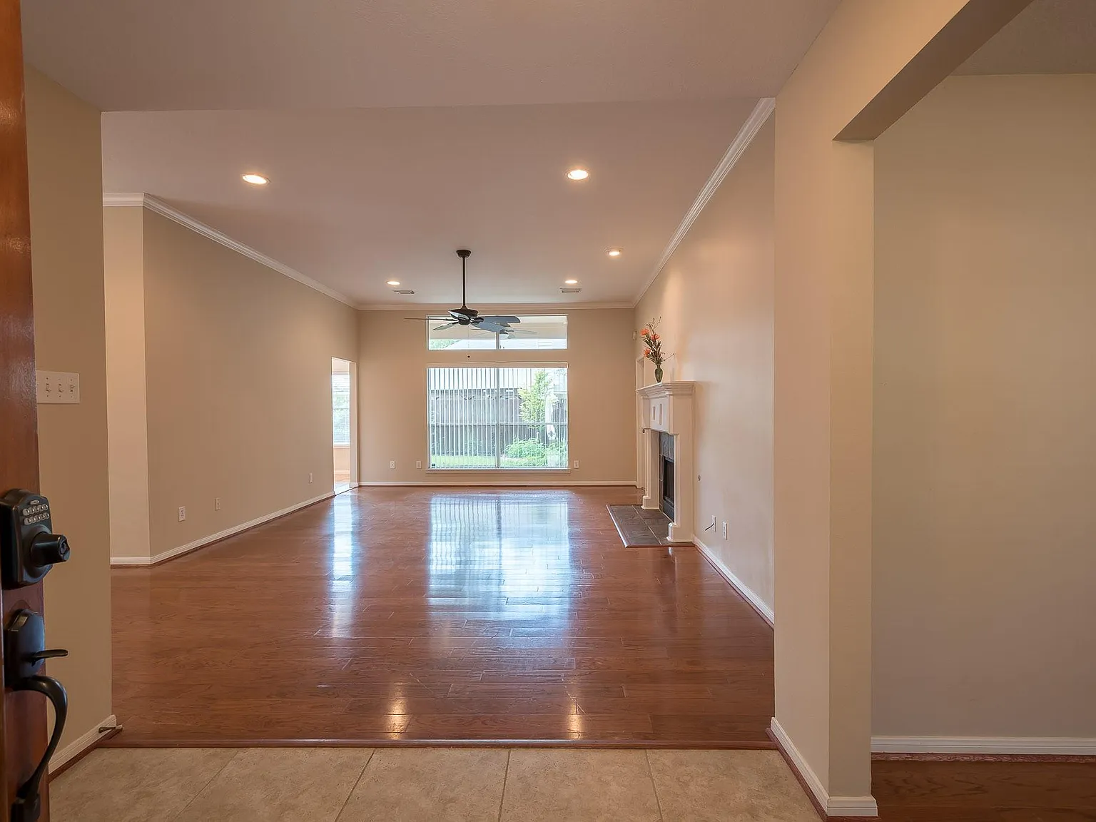 4 bed, 2.0 bath, 1840 sqft, $2,175 — Photo 4